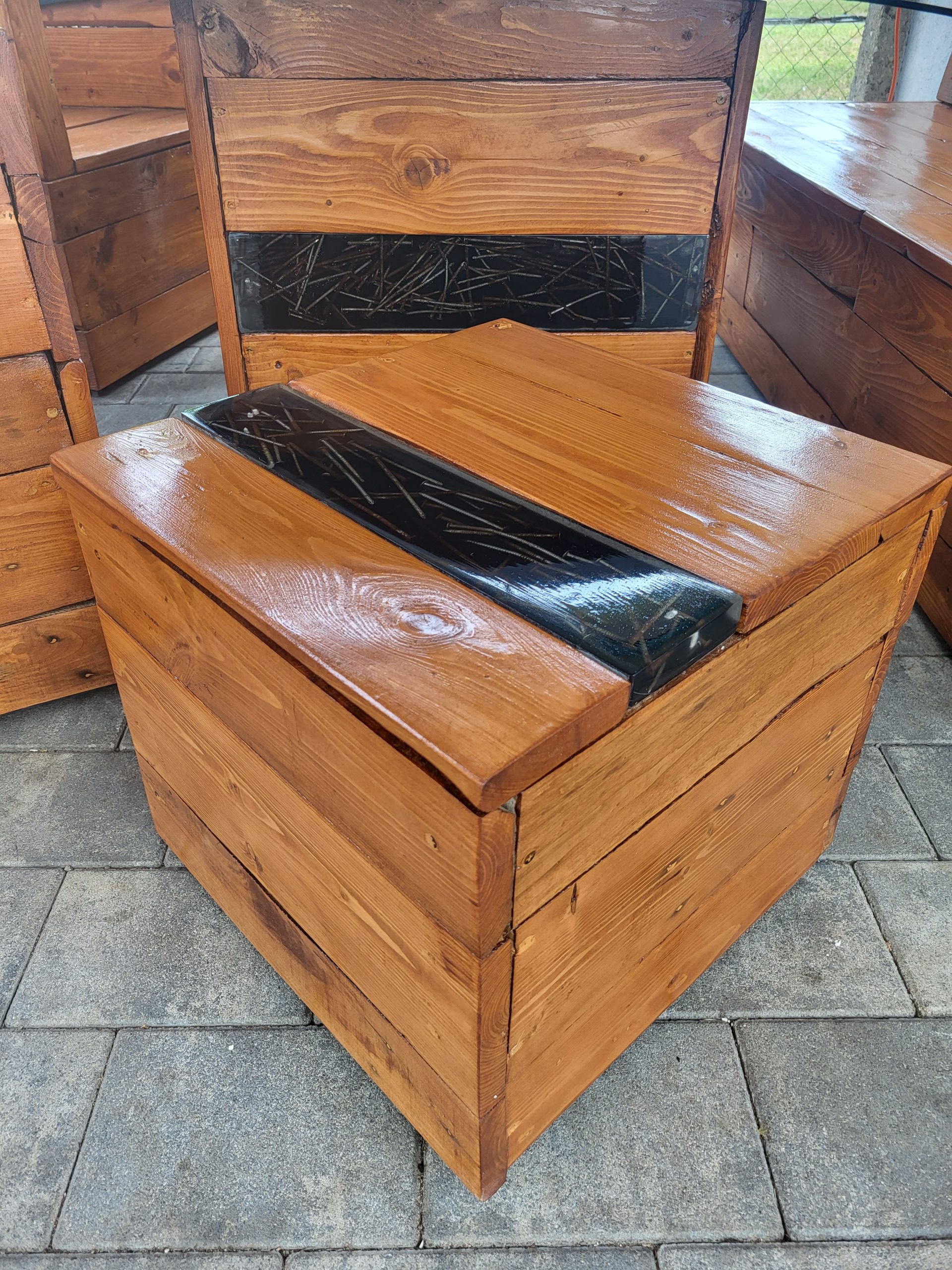 Einzigartige Gartenlounge aus Palettenholz – Bild 4