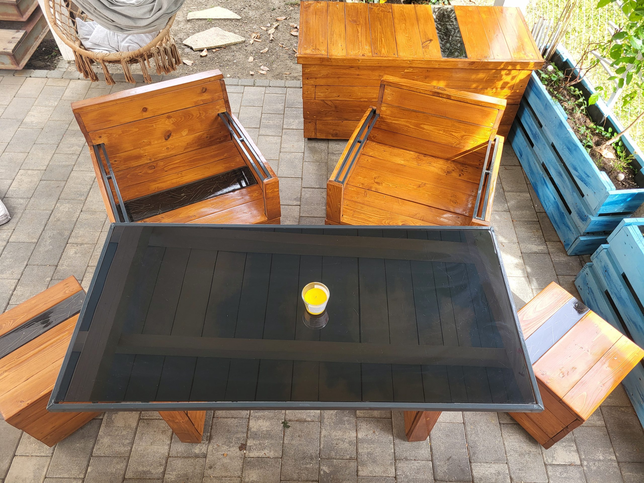Einzigartige Gartenlounge aus Palettenholz – Bild 3