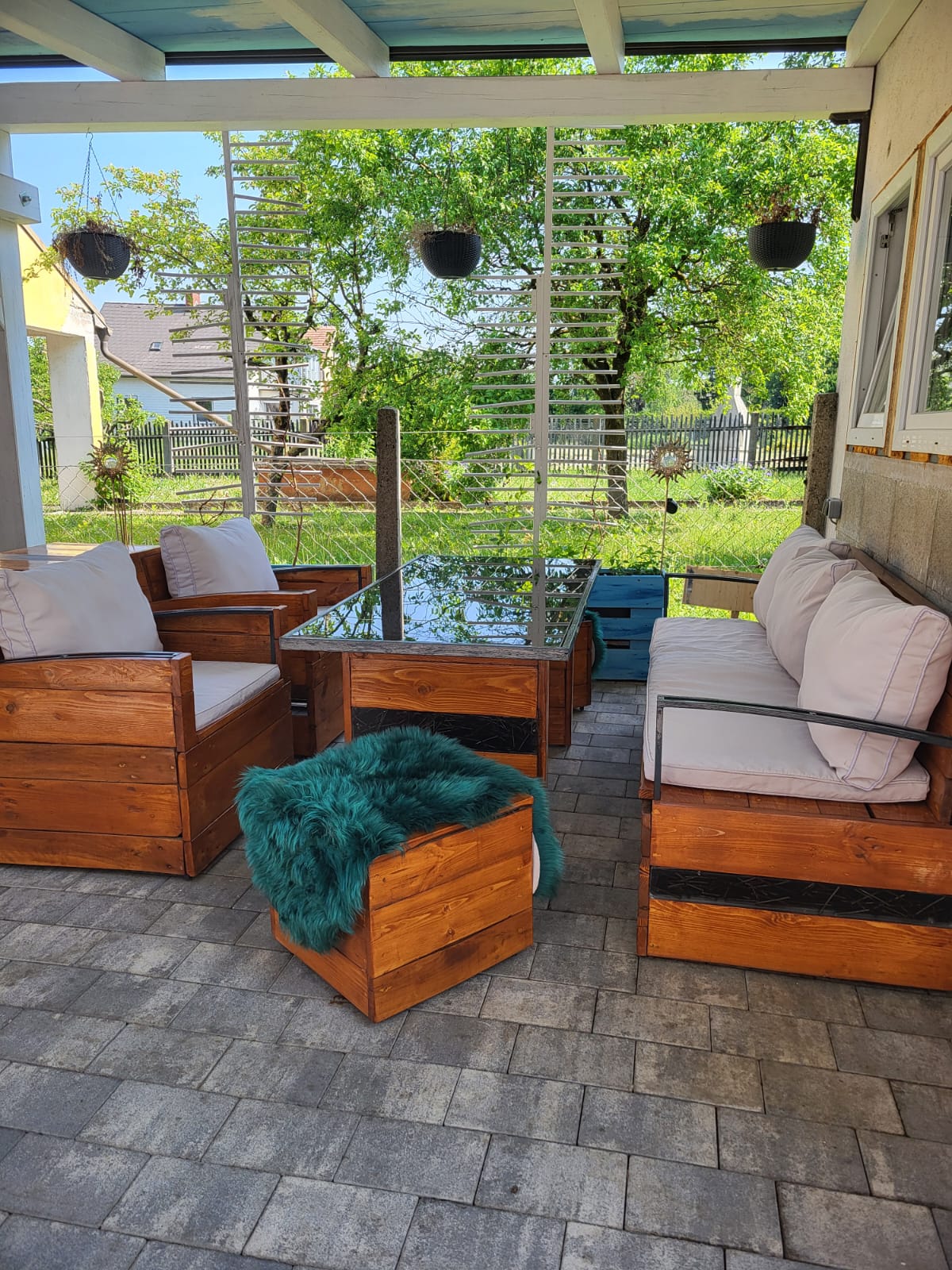 Einzigartige Gartenlounge aus Palettenholz